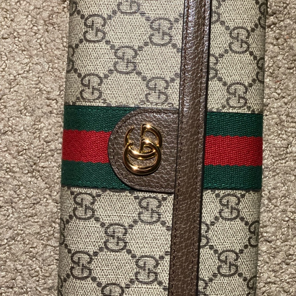 Gucci Ophelia wallet, fairly new. Pictures are current condition. No box.